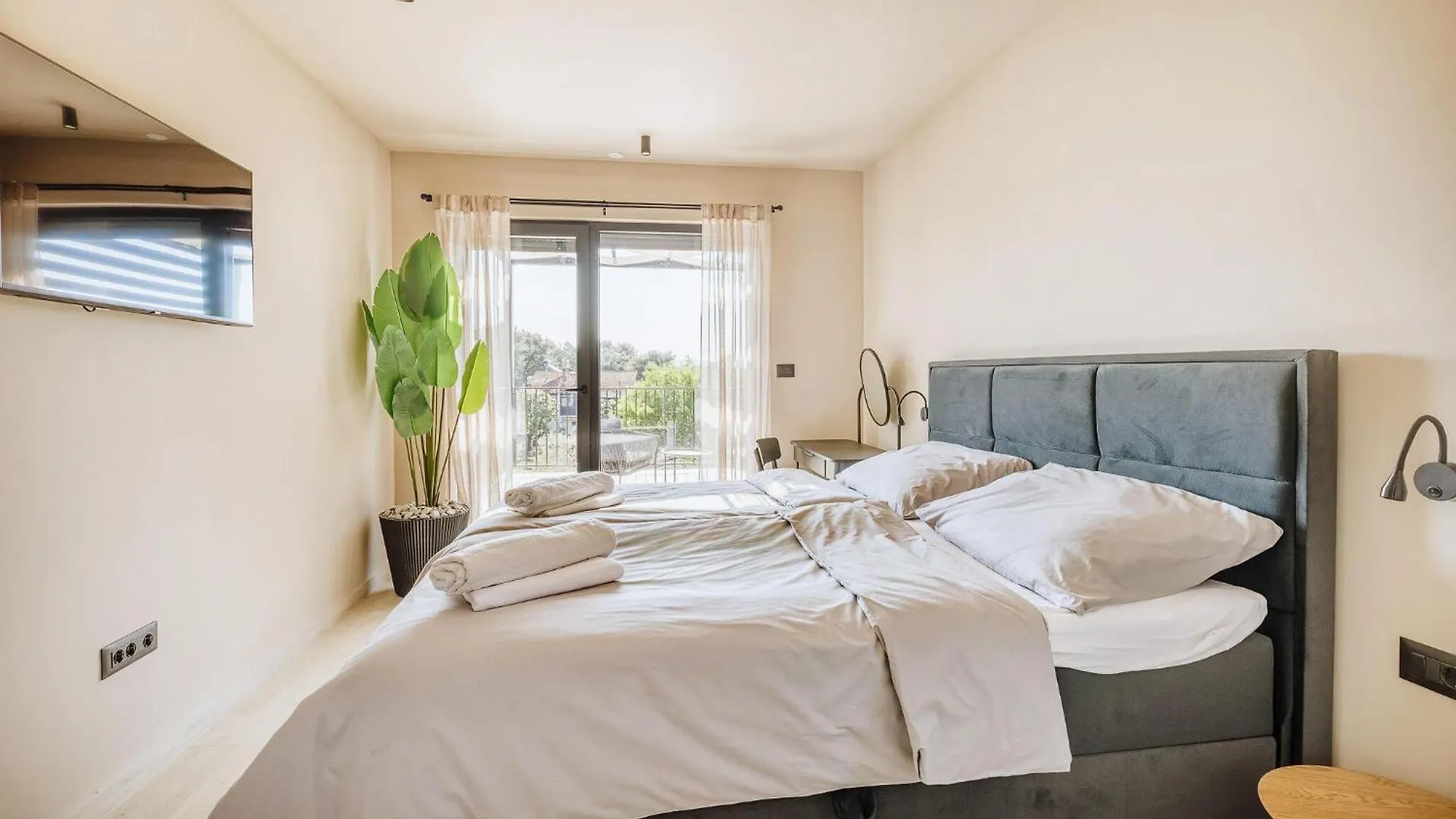 Nice Home In Tar With Private Swimming Pool Tar-Vabriga 0*,