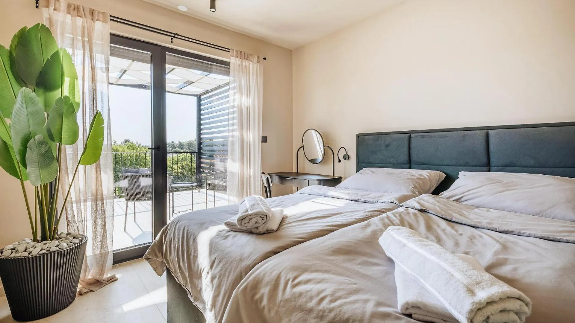 Nice Home In Tar With Private Swimming Pool Tar-Vabriga